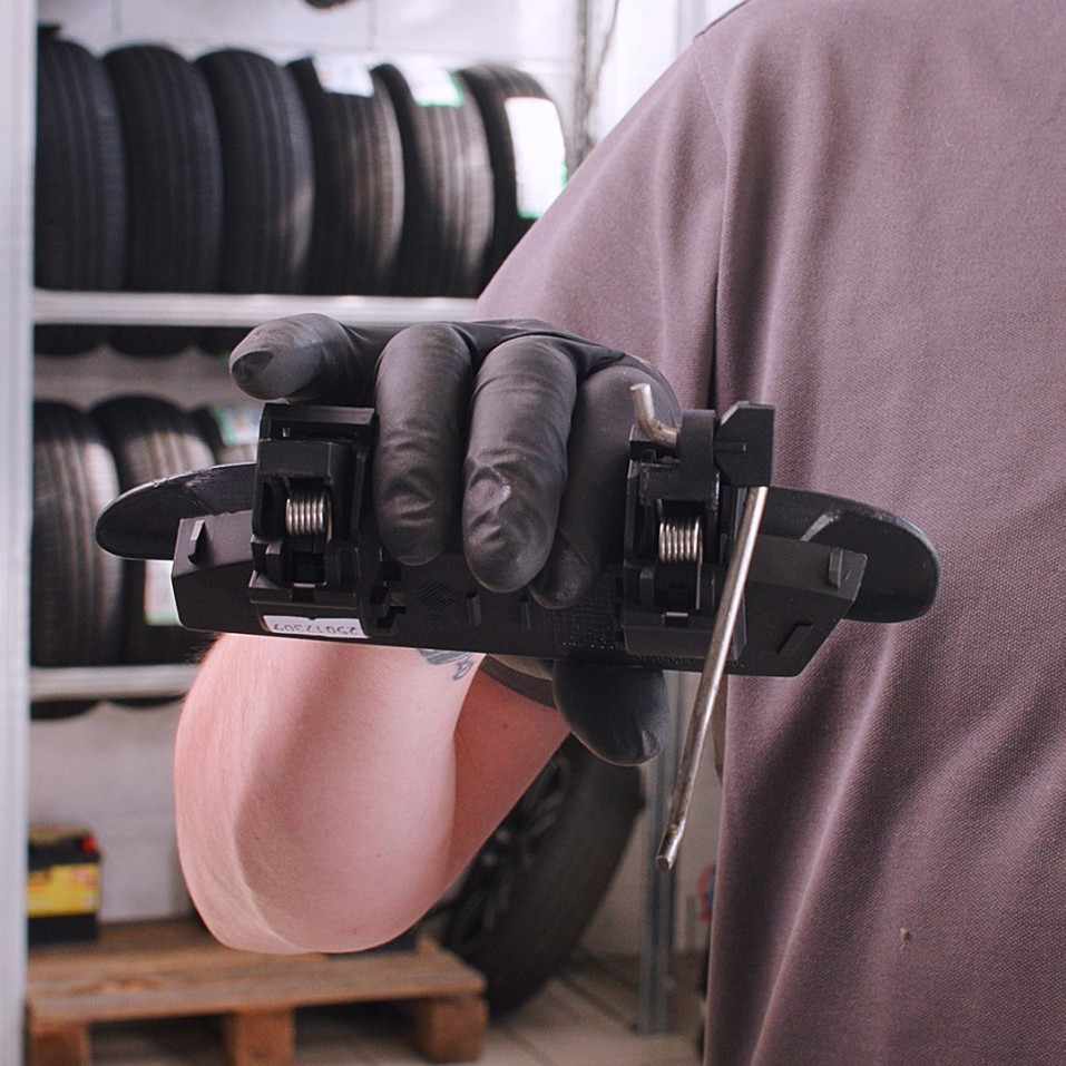 Poignée de porte extérieur Droite MGO M8