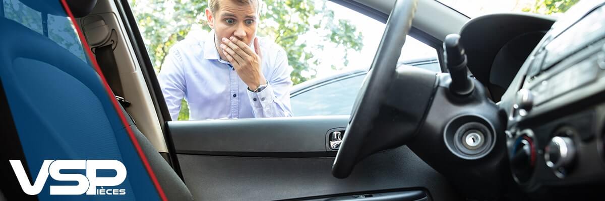 Batterie sur une voiture sans permis