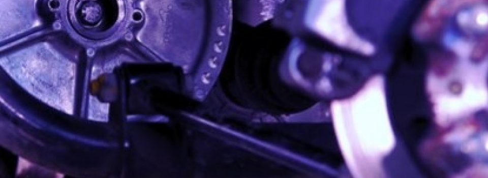 Sostituire il variatore cambio su una microcar