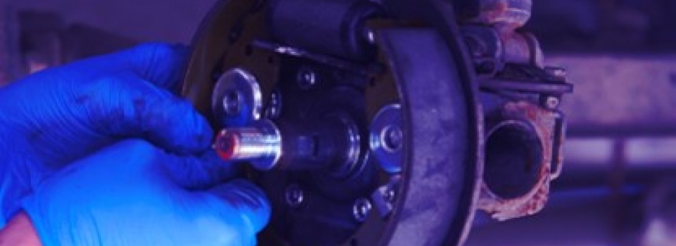 Cambiare il kit freni posteriori su una microcar