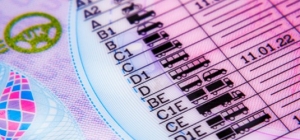 Quel examen faut-il passer pour conduire une voiture sans permis ?