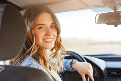 Faut-il avoir le code pour conduire une voiture sans permis ?